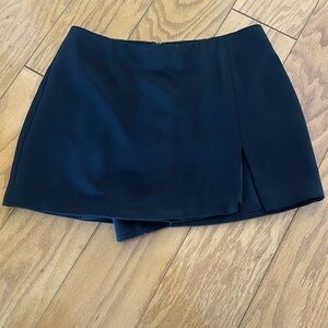 Amanda uprichard skort